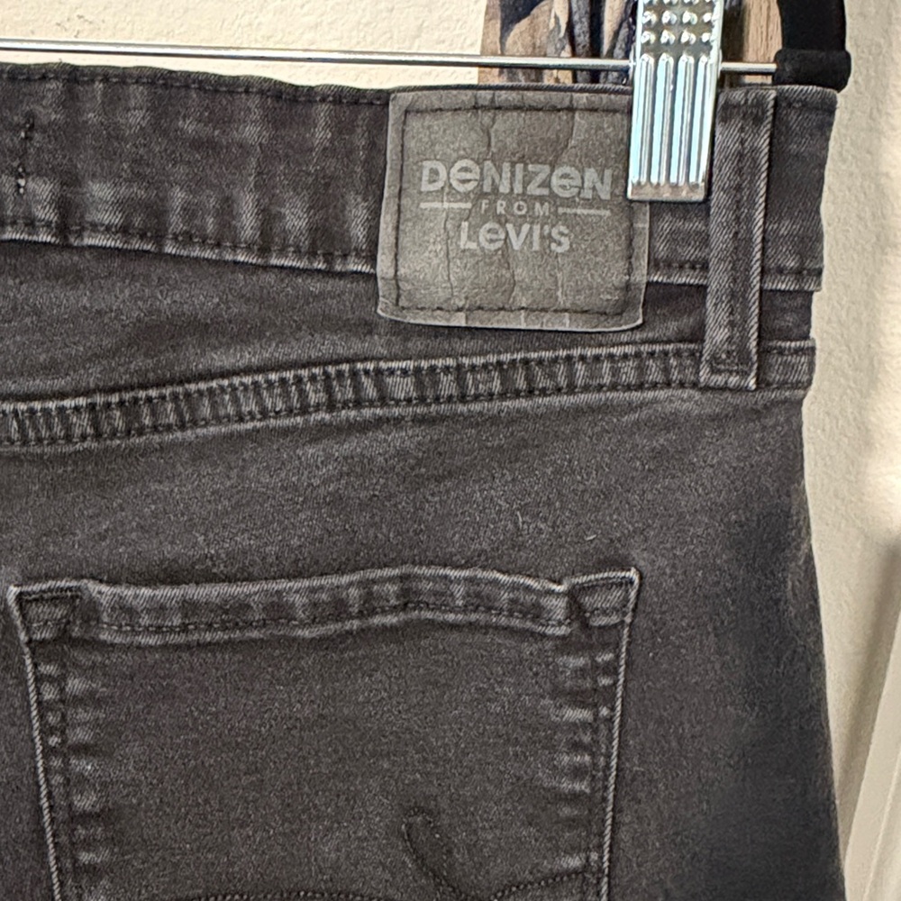 Denizen from Levi's Black High-Rise Skinny Jeans - Picture 6 of 7
